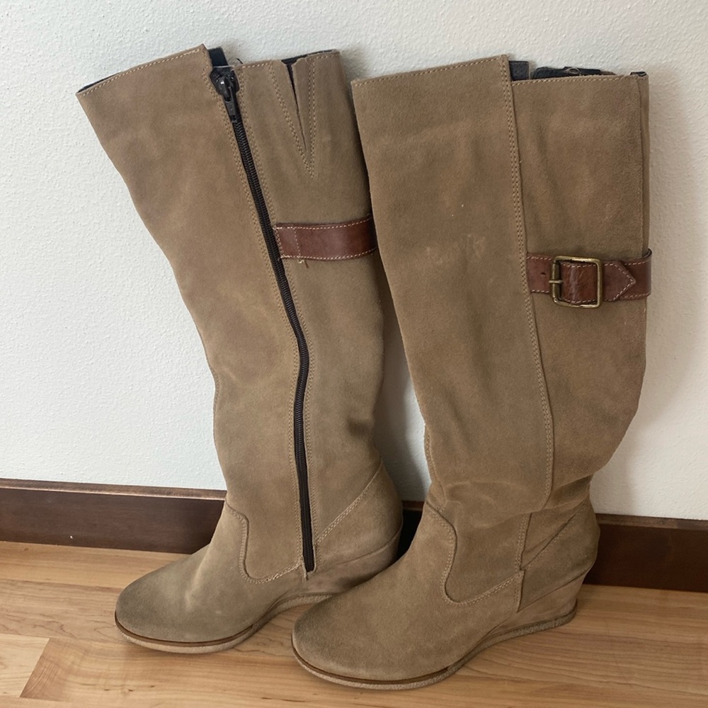 ALDO- Knee high tan wedge boots